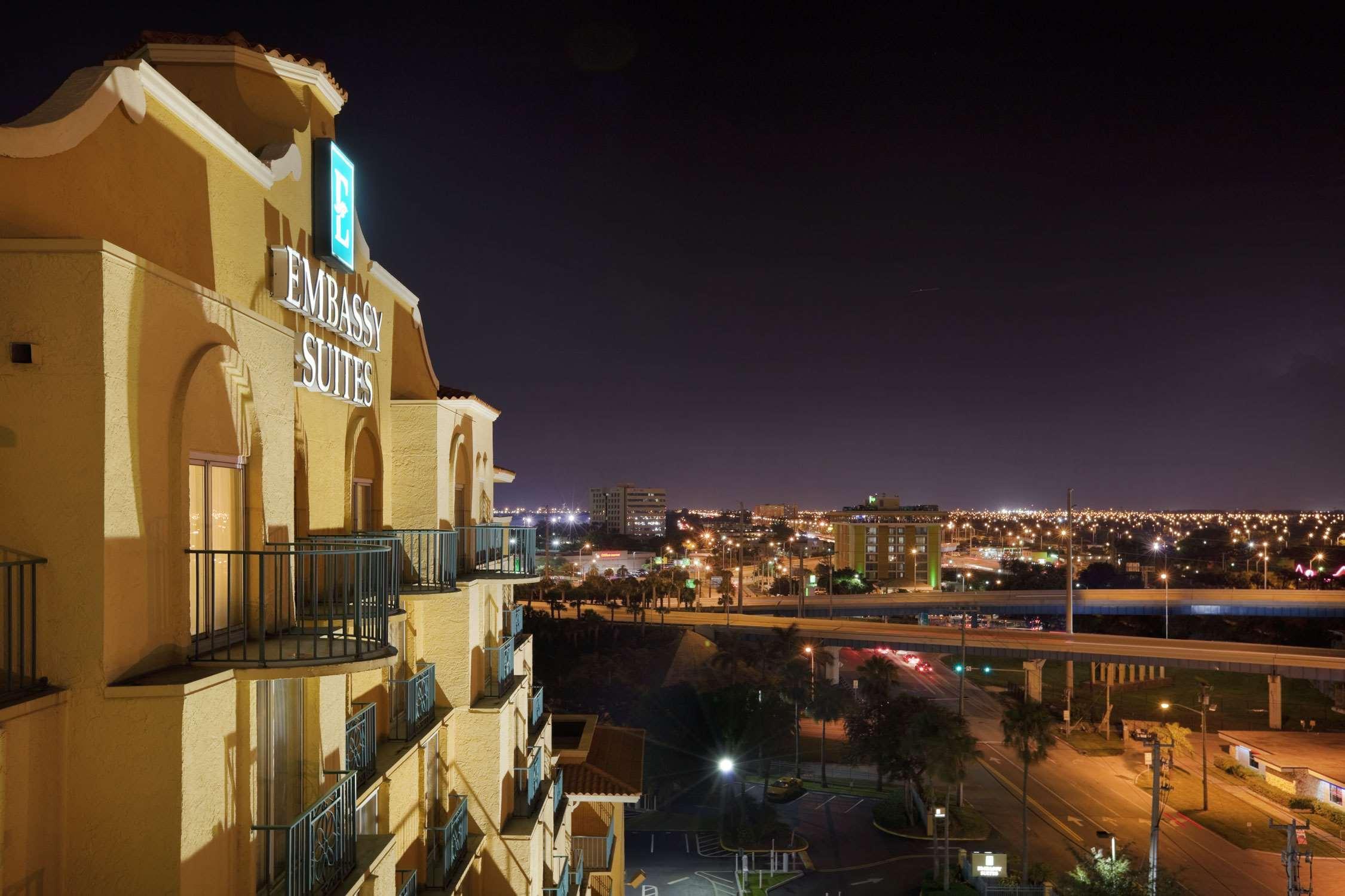 Embassy Suites By Hilton Miami International Airport Εξωτερικό φωτογραφία